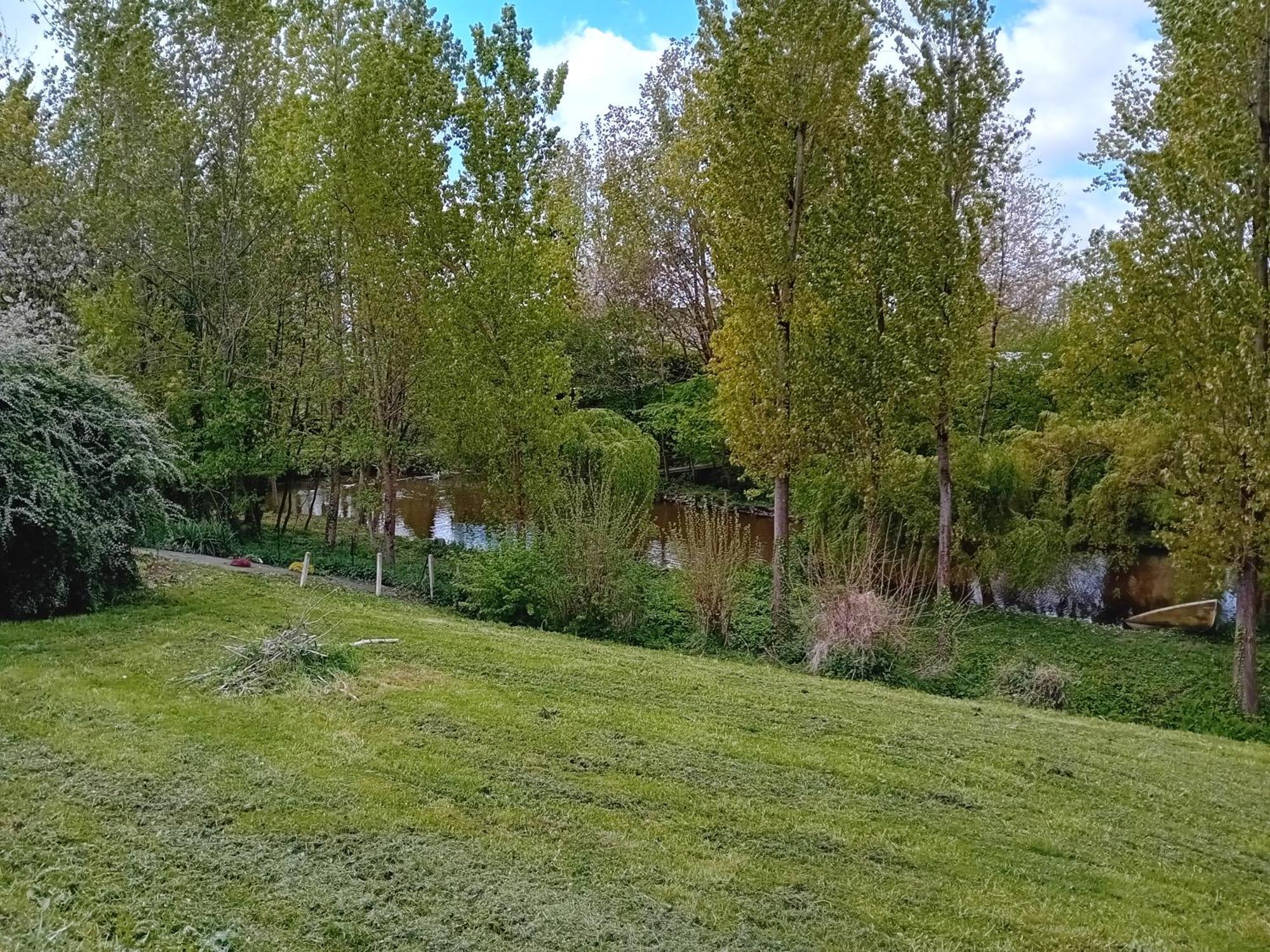 Maison au cœur de la nature Cerisy-la-Foret Extérieur photo